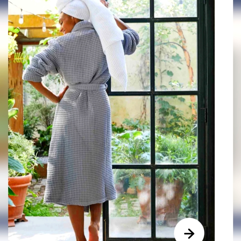 Brooklinen Waffle Gray Robe - Picture 2 of 12